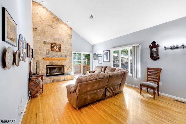 10 Catherine Ter, Byram Twp., NJ 07821