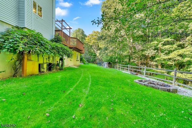 10 Catherine Ter, Byram Twp., NJ 07821