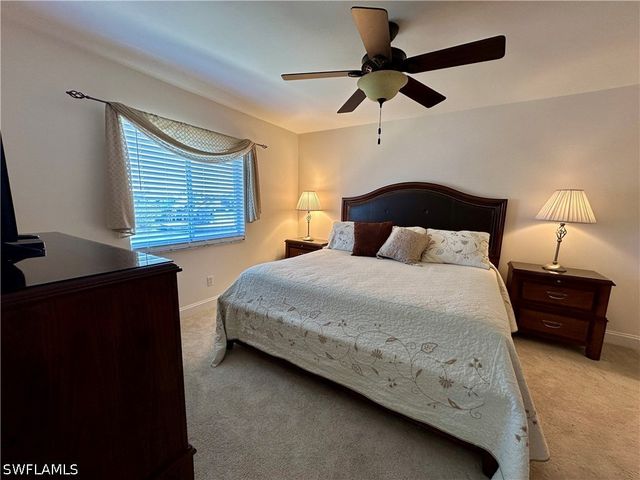 10686 GULFSHORE DR 304 A, Naples, FL 34108