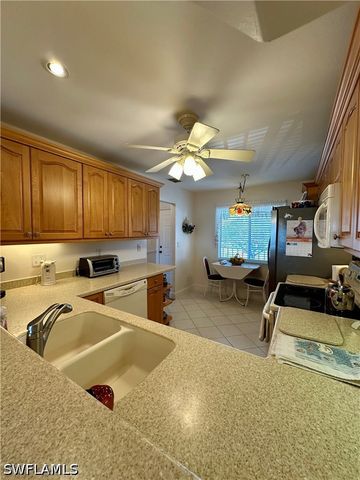 10686 GULFSHORE DR 304 A, Naples, FL 34108