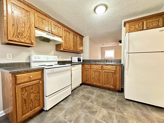 400 Condor Ct Apt C, Clarksville, TN 37042