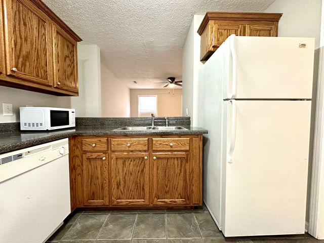 400 Condor Ct Apt C, Clarksville, TN 37042