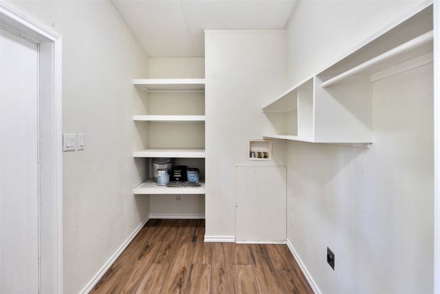 102 Lakewood Drive, Mabank, TX 75156