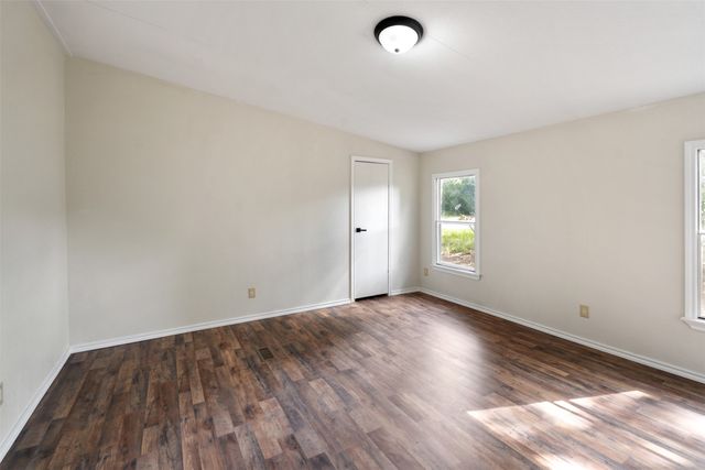 102 Lakewood Drive, Mabank, TX 75156