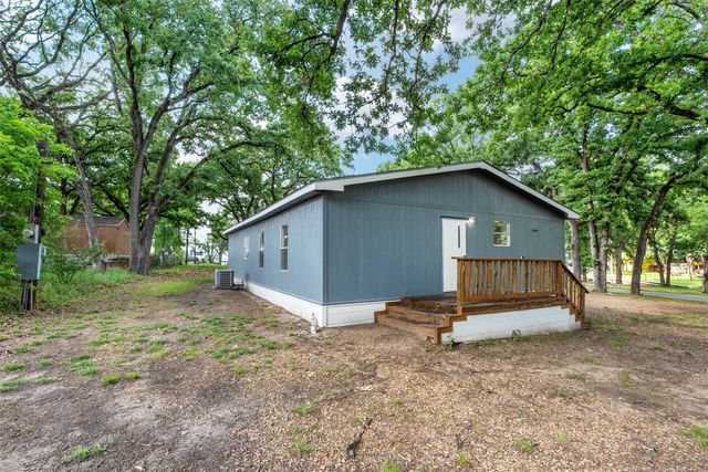 102 Lakewood Drive, Mabank, TX 75156