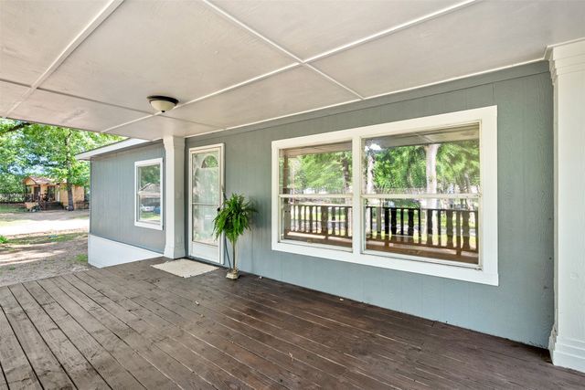 102 Lakewood Drive, Mabank, TX 75156