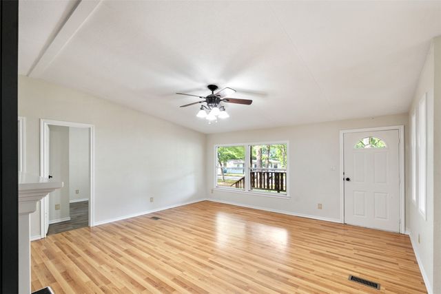 102 Lakewood Drive, Mabank, TX 75156