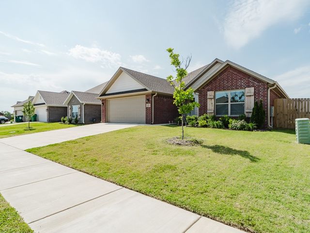 221 Palm Street, Bentonville, AR 72713
