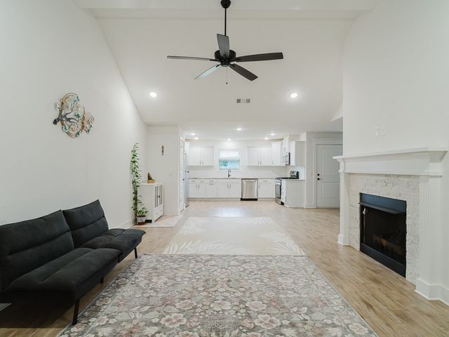 221 Palm Street, Bentonville, AR 72713