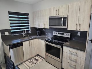 2228 N 19th Ave E, Hollywood, FL 33020