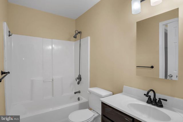 16 COURTYARD DR, Carlisle, PA 17013