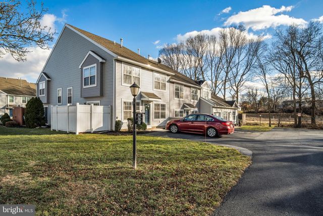 16 COURTYARD DR, Carlisle, PA 17013