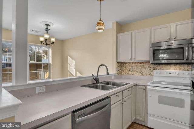 16 COURTYARD DR, Carlisle, PA 17013