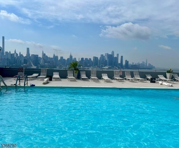 6050 Kennedy Blvd, West New York Town, NJ 07093