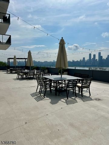 6050 Kennedy Blvd, West New York Town, NJ 07093