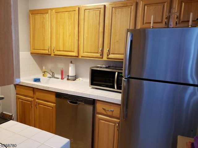 6050 Kennedy Blvd, West New York Town, NJ 07093