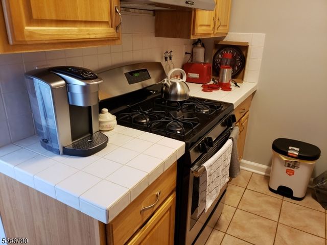 6050 Kennedy Blvd, West New York Town, NJ 07093