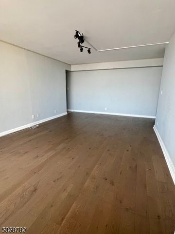 6050 Kennedy Blvd, West New York Town, NJ 07093