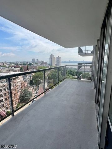 6050 Kennedy Blvd, West New York Town, NJ 07093