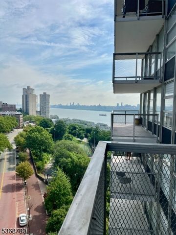 6050 Kennedy Blvd, West New York Town, NJ 07093