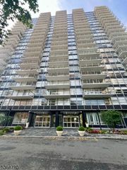 6050 Kennedy Blvd, West New York Town, NJ 07093