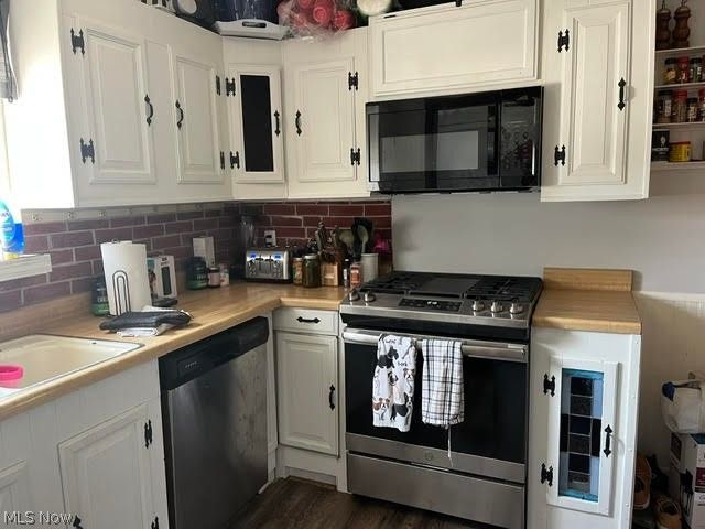 14730 Orchard Park Avenue, Cleveland, OH 44111