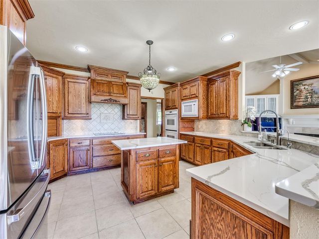 1700 Eagle Drive, Edmond, OK 73034