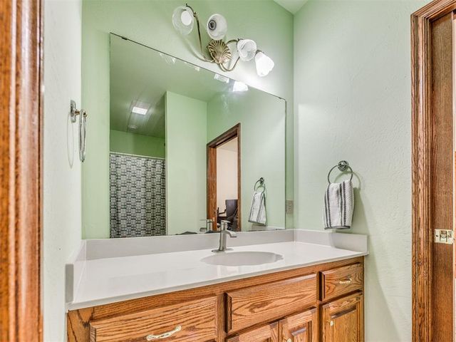 1700 Eagle Drive, Edmond, OK 73034