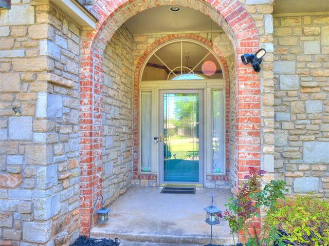 1700 Eagle Drive, Edmond, OK 73034