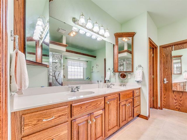 1700 Eagle Drive, Edmond, OK 73034