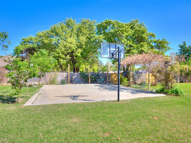 1700 Eagle Drive, Edmond, OK 73034