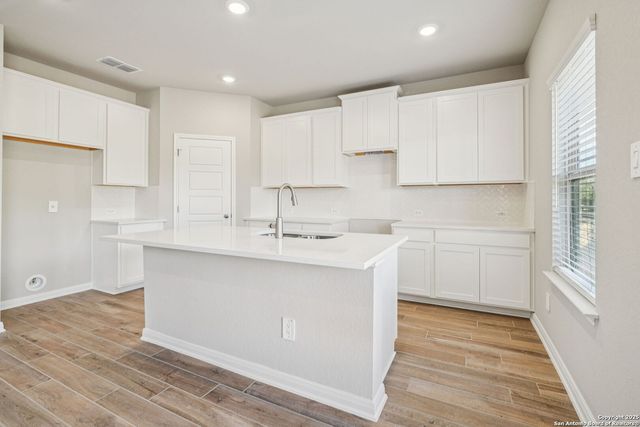 10295 King Robert, San Antonio, TX 78239