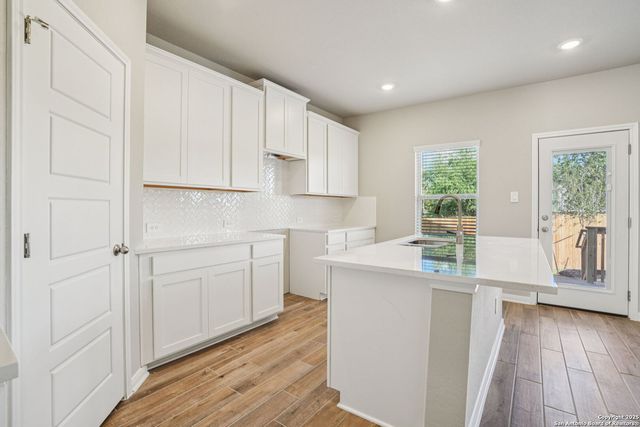 10295 King Robert, San Antonio, TX 78239