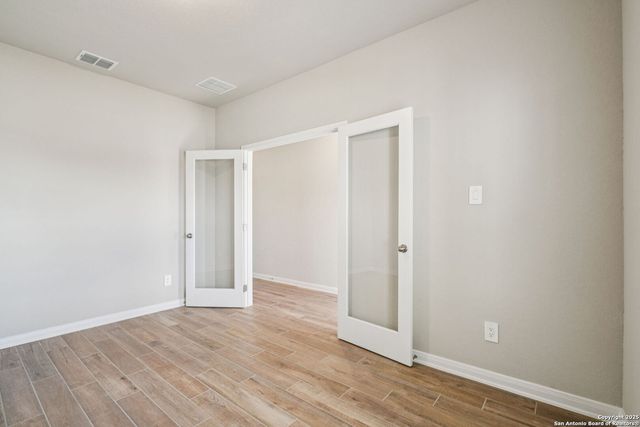 10295 King Robert, San Antonio, TX 78239