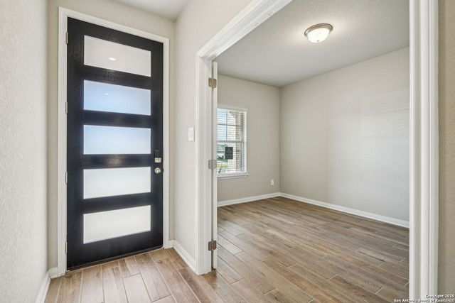 10295 King Robert, San Antonio, TX 78239