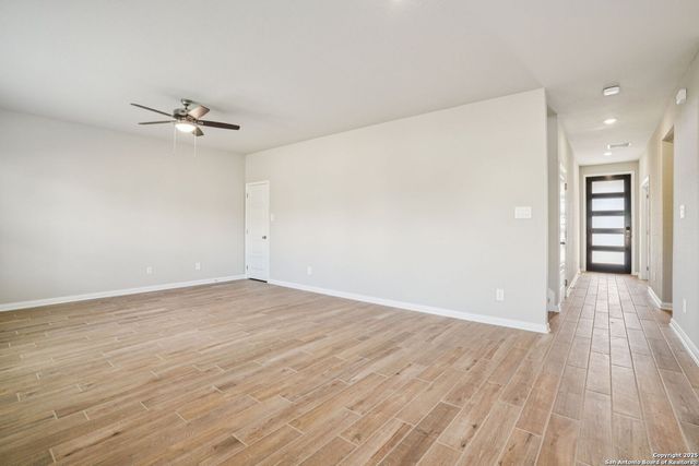 10295 King Robert, San Antonio, TX 78239