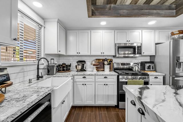 2411 Driftwood, Madera, CA 93637