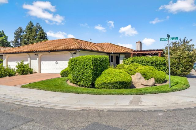2411 Driftwood, Madera, CA 93637