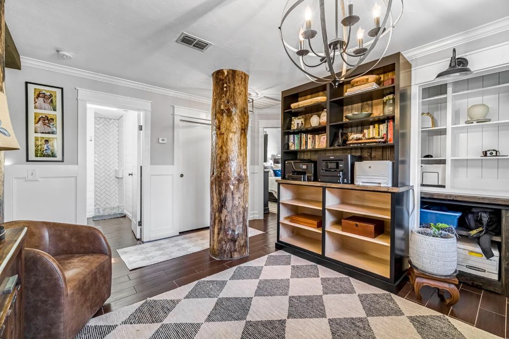 Image 11 of property listing at 2411 Driftwood, Madera, CA 93637