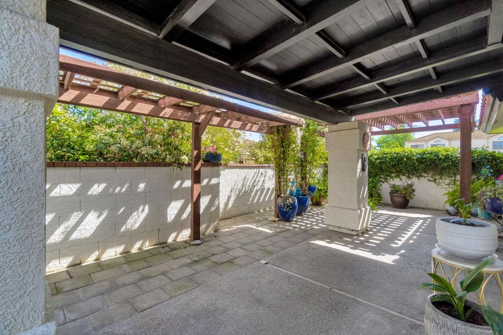 Image 27 of property listing at 2411 Driftwood, Madera, CA 93637