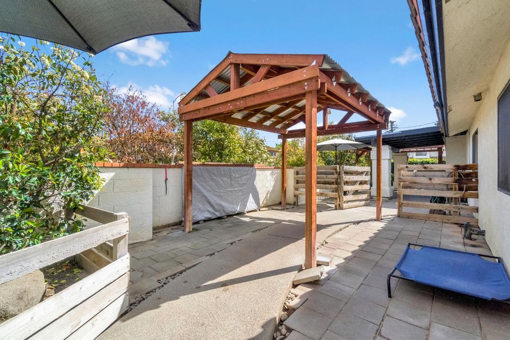 Image 29 of property listing at 2411 Driftwood, Madera, CA 93637