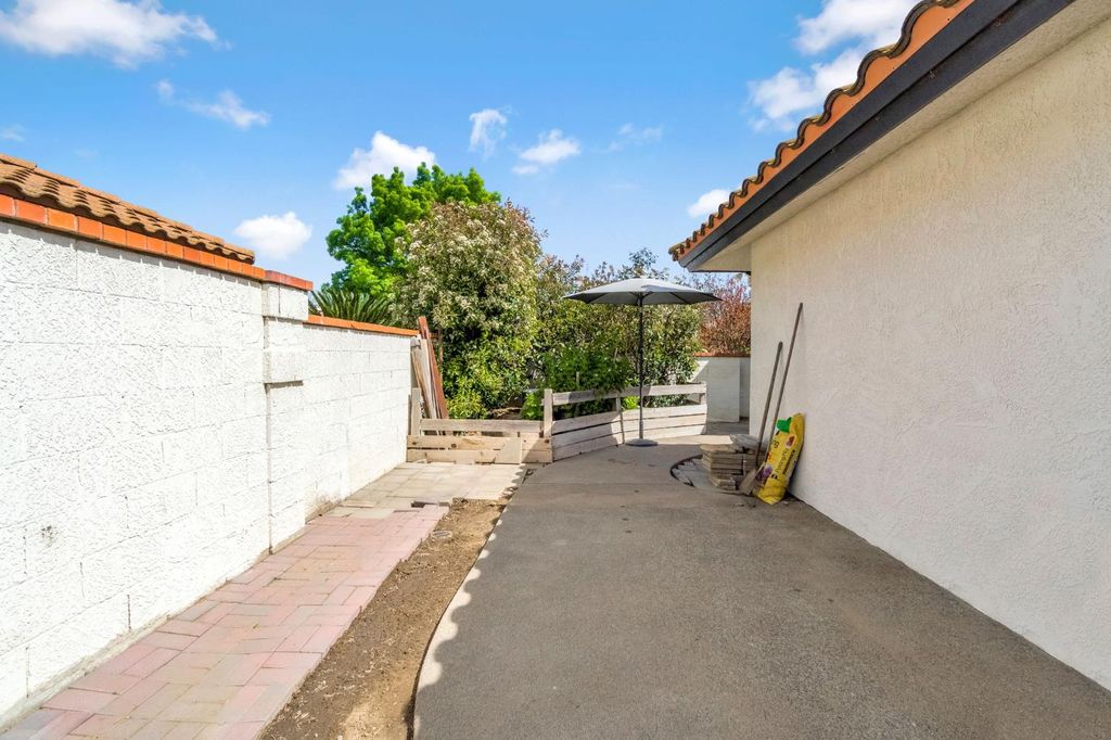 Image 30 of property listing at 2411 Driftwood, Madera, CA 93637