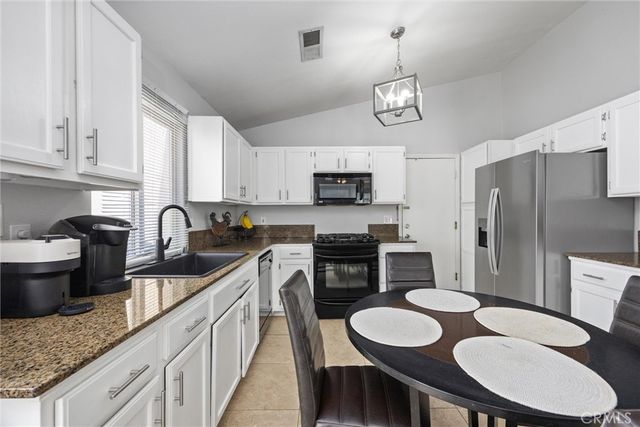 7511 Stone Breakers Avenue, Bakersfield, CA 93313