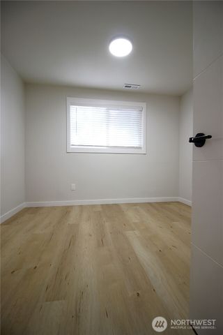 35030 19th Avenue SW, Federal Way, WA 98023