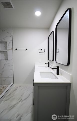 35030 19th Avenue SW, Federal Way, WA 98023