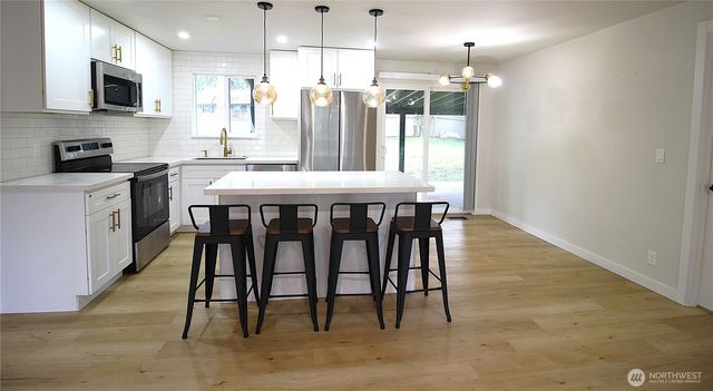 35030 19th Avenue SW, Federal Way, WA 98023