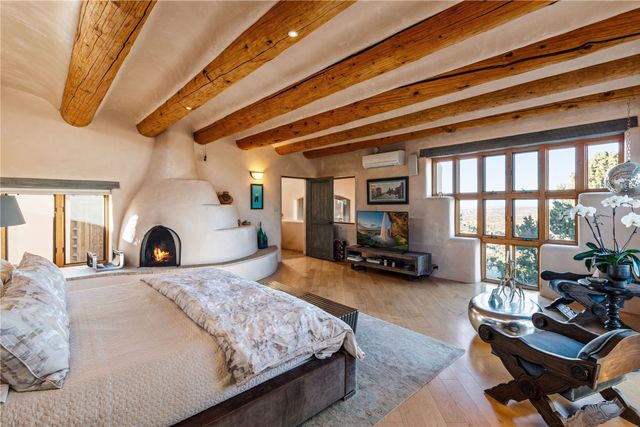 66 Three Rock Road, Santa Fe, NM 87506