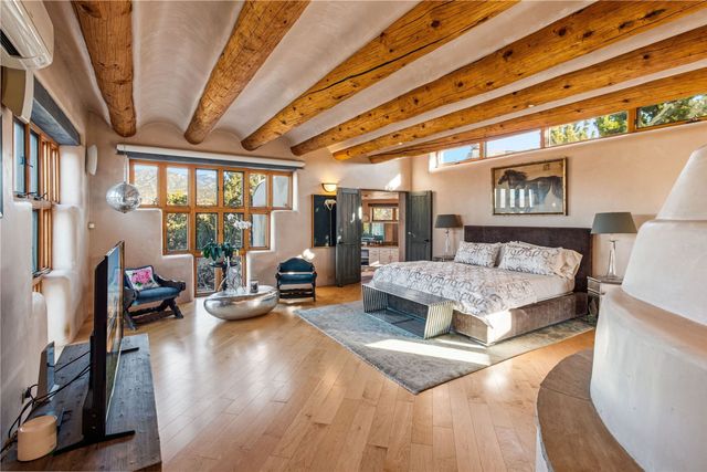 66 Three Rock Road, Santa Fe, NM 87506