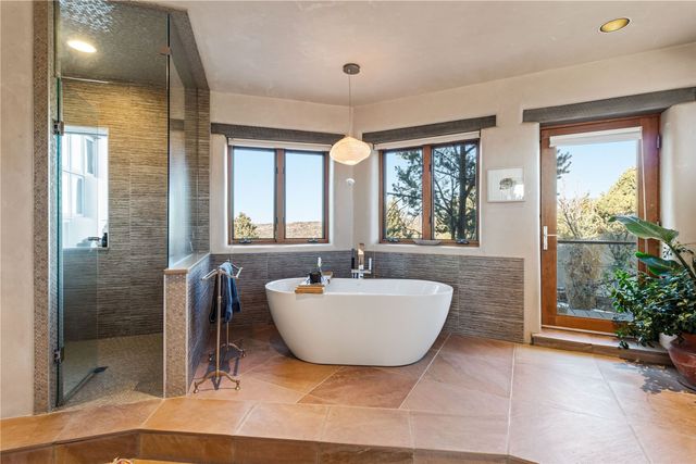 66 Three Rock Road, Santa Fe, NM 87506