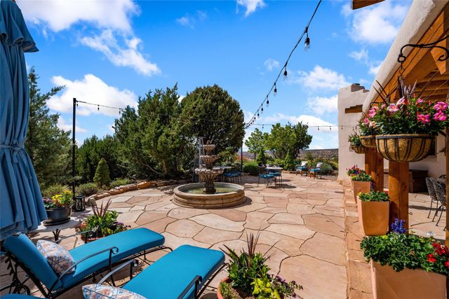 66 Three Rock Road, Santa Fe, NM 87506